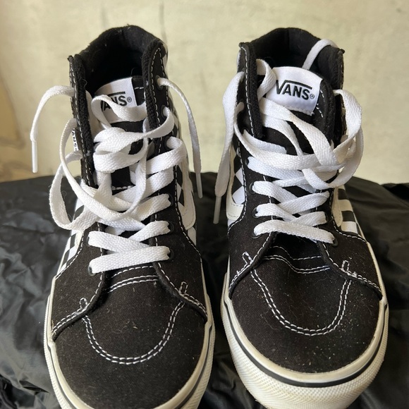 VANS boys checkered high tops in size 2! - Picture 2 of 4